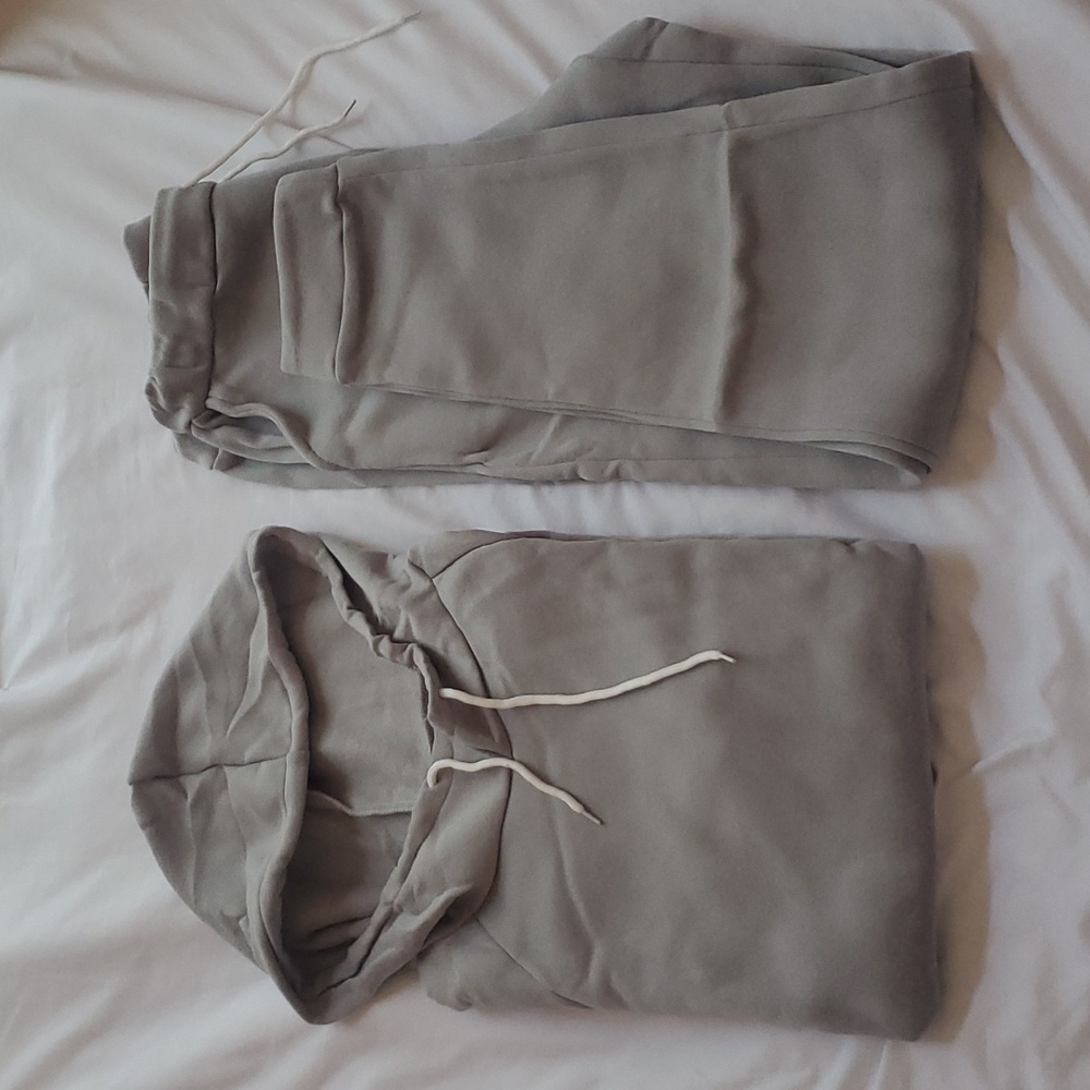 Women Gray Hoodie Sweat Suit Size Large Or Small